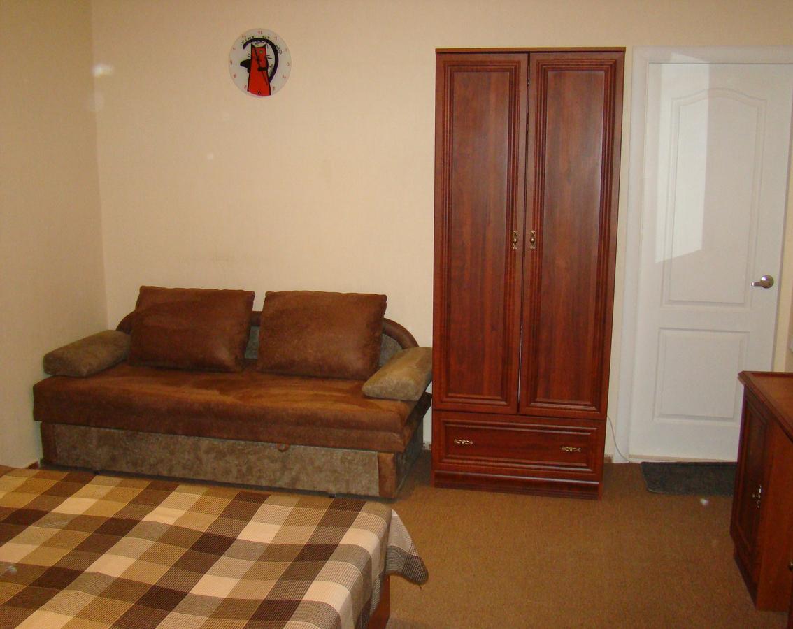 Mini-Hotel In Odessa Yard Exterior photo