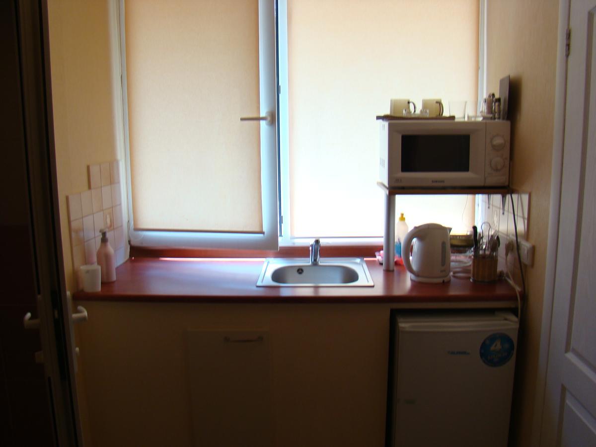 Mini-Hotel In Odessa Yard Exterior photo